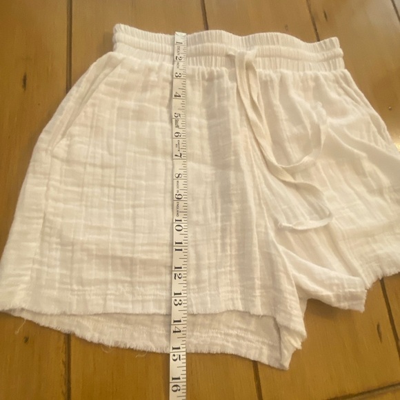 Elan Women’s White Cotton Raw Hem Pocket Shorts New Small - Picture 11 of 12